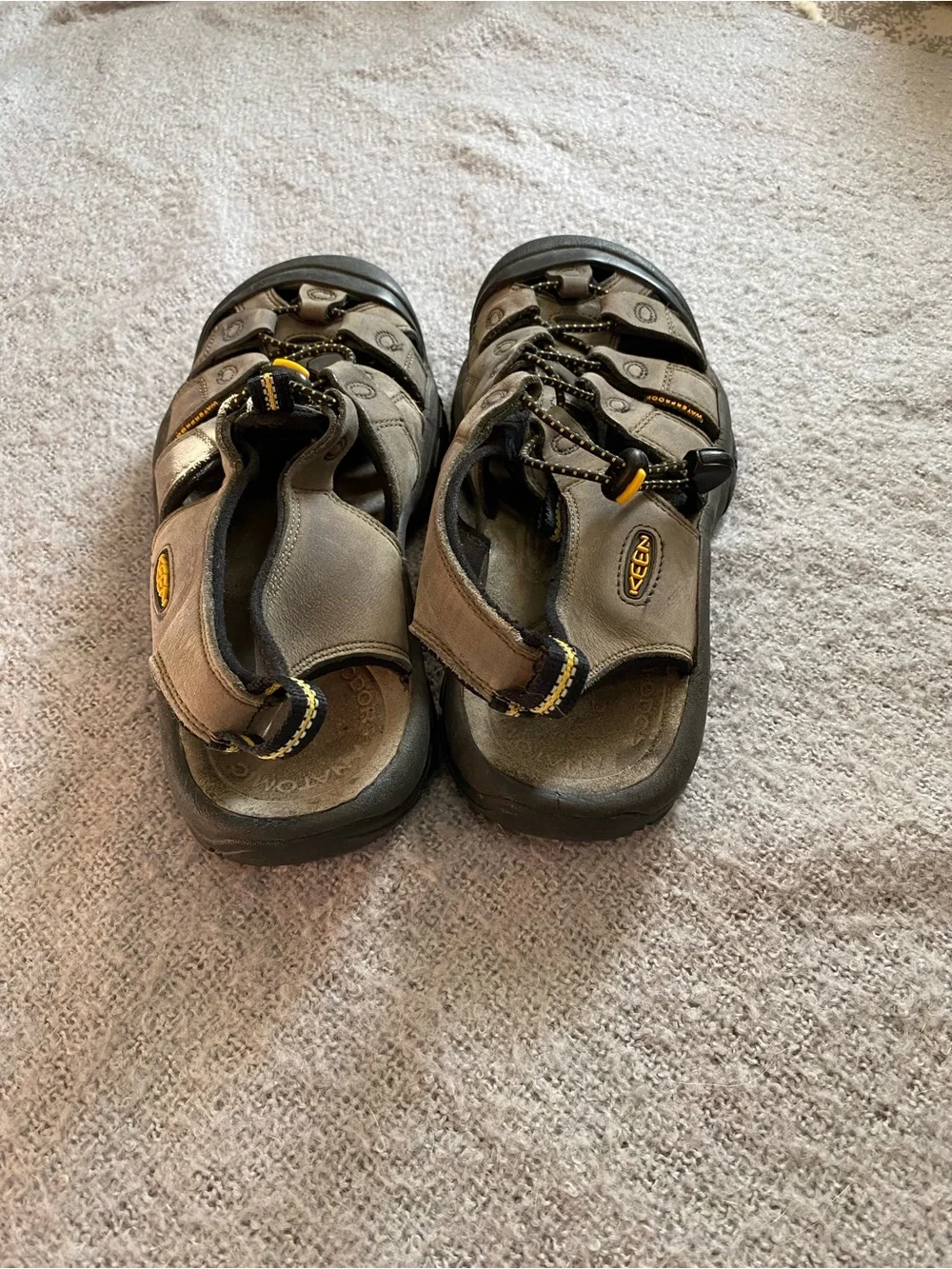 Keen Olive Brown Closed-Toe Hiking Sandals with Yellow Trim